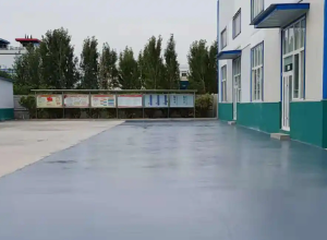 临高彩色路面喷涂翻新的材料对冬季