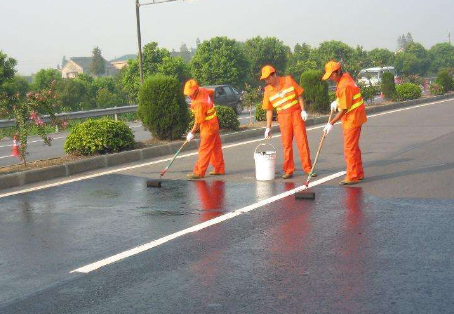 临高 彩色路面喷漆维修改色的使用寿命有多长？